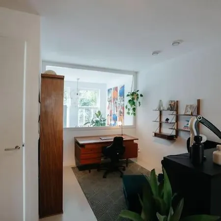 Unique Double Canal House * 암스테르담